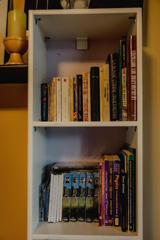 GUEST LIBRALLY